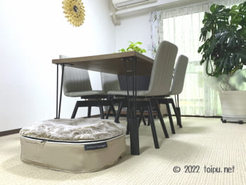 アンビエントペットラウンジをリビングに置いた様子