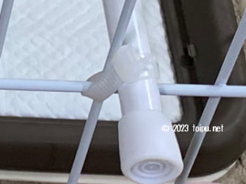 うちのトイプードルのケージレストで結束バンドを使って屋根を低くした方法